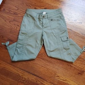 🌻 2/$10 NWOT Green Capri Pants